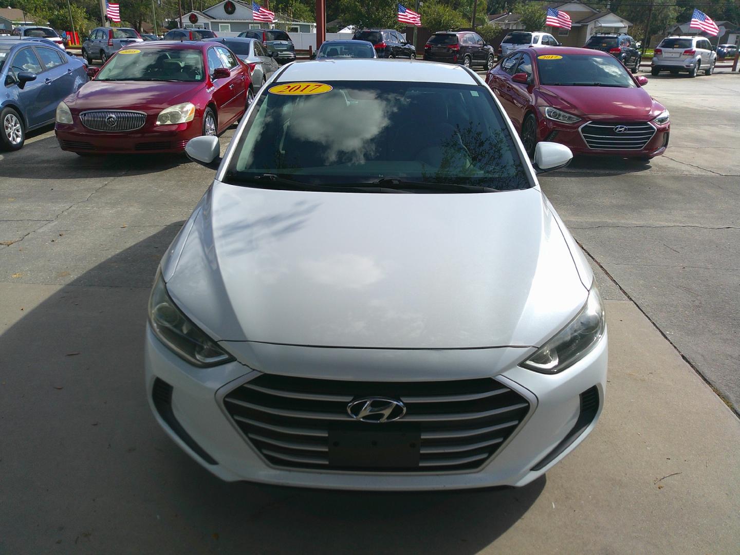 2017 WHITE HYUNDAI ELANTRA LIMITED; SE (5NPD74LF2HH) , located at 1200 Cassat Avenue, Jacksonville, FL, 32205, (904) 695-1885, 30.302404, -81.731033 - Photo#0